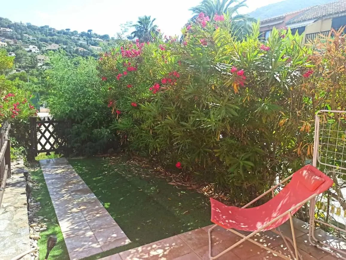Appartement Avec Piscine Cavalaire-sur-Mer 0*,  Francia